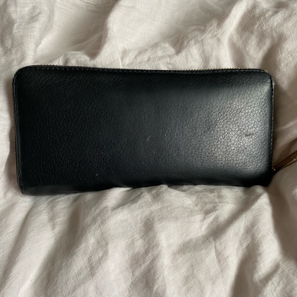 Micheal Kors wallet - Picture 2 of 4
